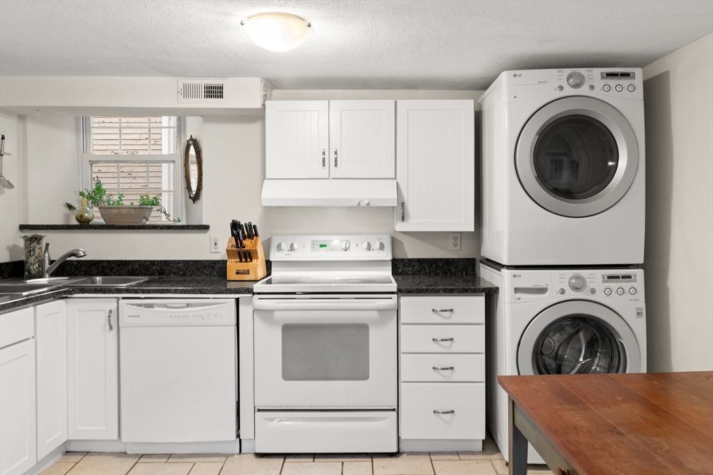Interior, Kitchen, Washer