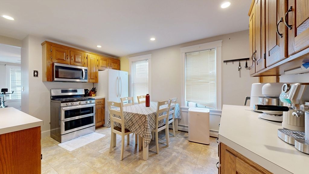 Dining room, Interior, Kitchen, Recessed Lighting, Stainless Steel Appliances