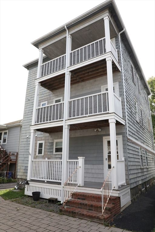 Exterior, Facade, American Craftsman