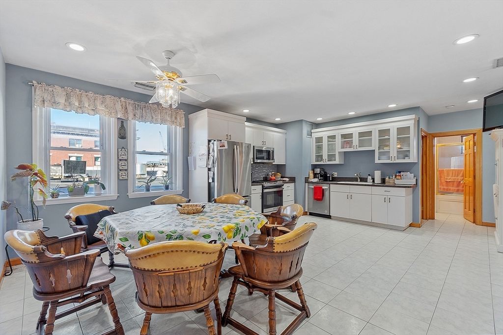 Dining room, Interior, Kitchen, Recessed Lighting, Stainless Steel Appliances