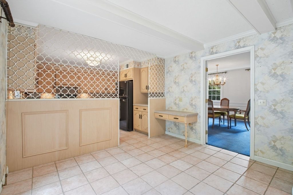 Chandelier, Dining room, Interior, Kitchen