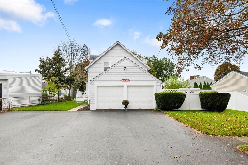 Detached Garage, Exterior