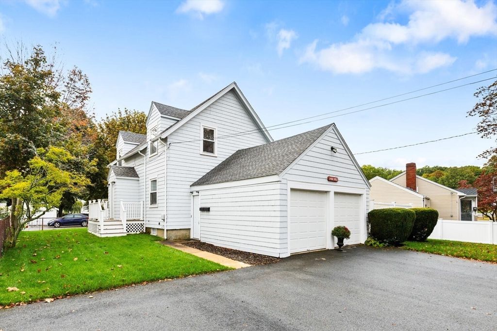 Detached Garage, Exterior