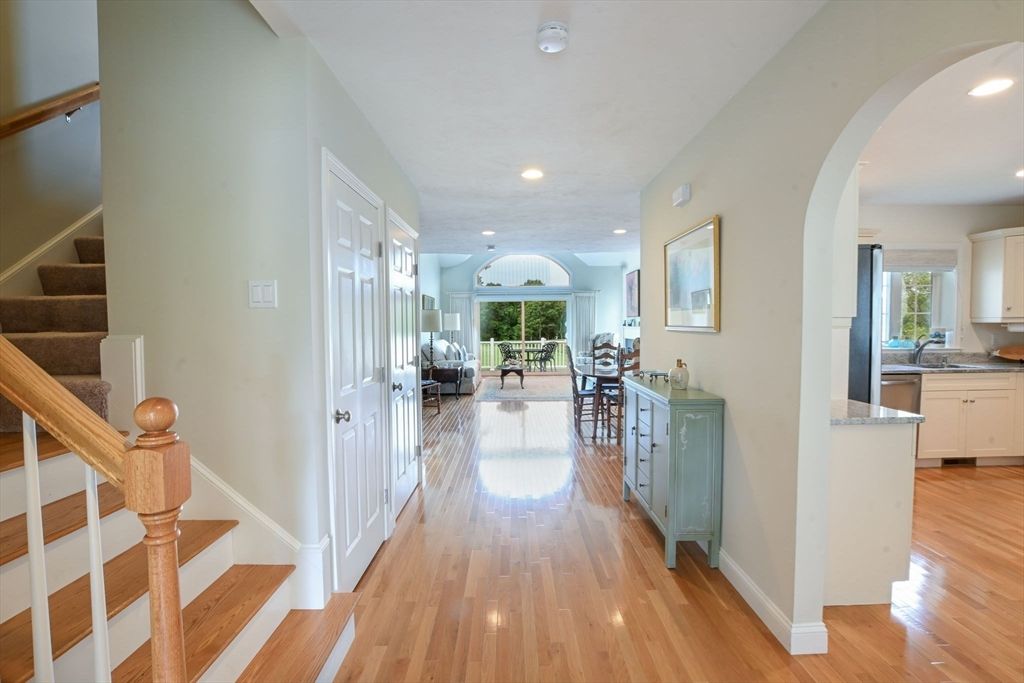 Dining room, Interior, Kitchen, Recessed Lighting, Wood Texture Flooring