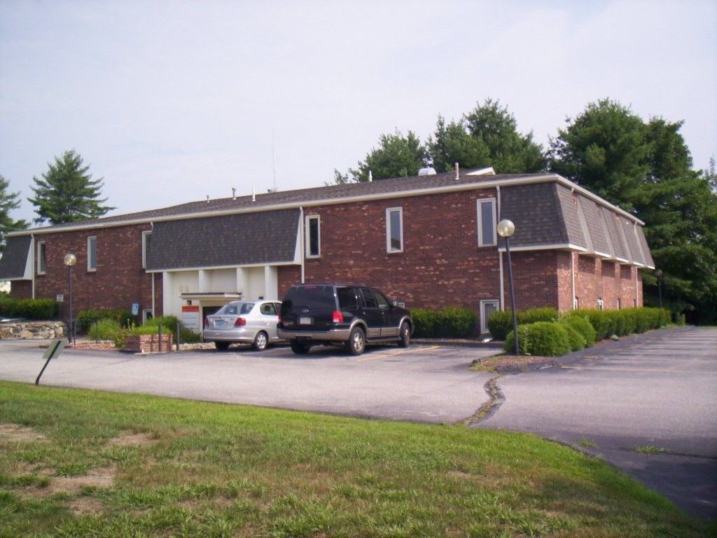 Exterior, Facade, Brick Facade, Raised Ranch