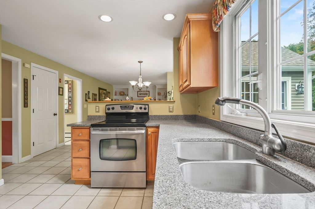Chandelier, Interior, Kitchen, Recessed Lighting, Stainless Steel Appliances