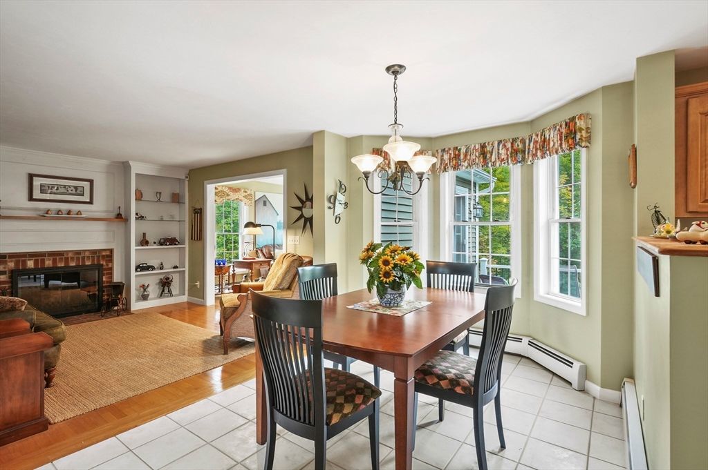 Chandelier, Dining room, Fireplace, Interior, Wood Texture Flooring