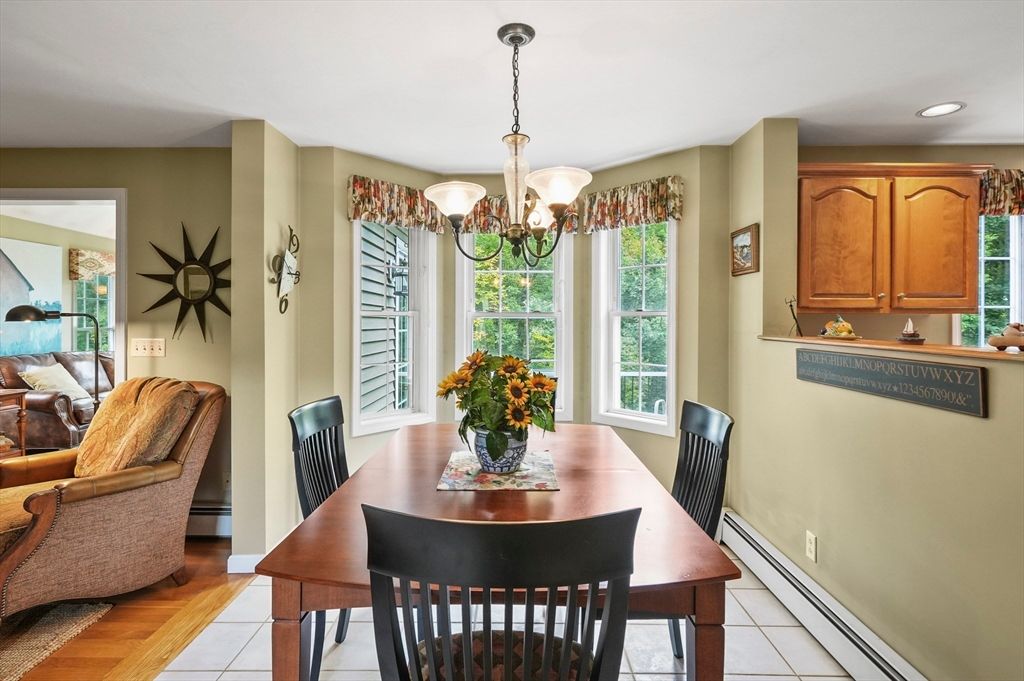 Chandelier, Dining room, Interior, Recessed Lighting, Wood Texture Flooring