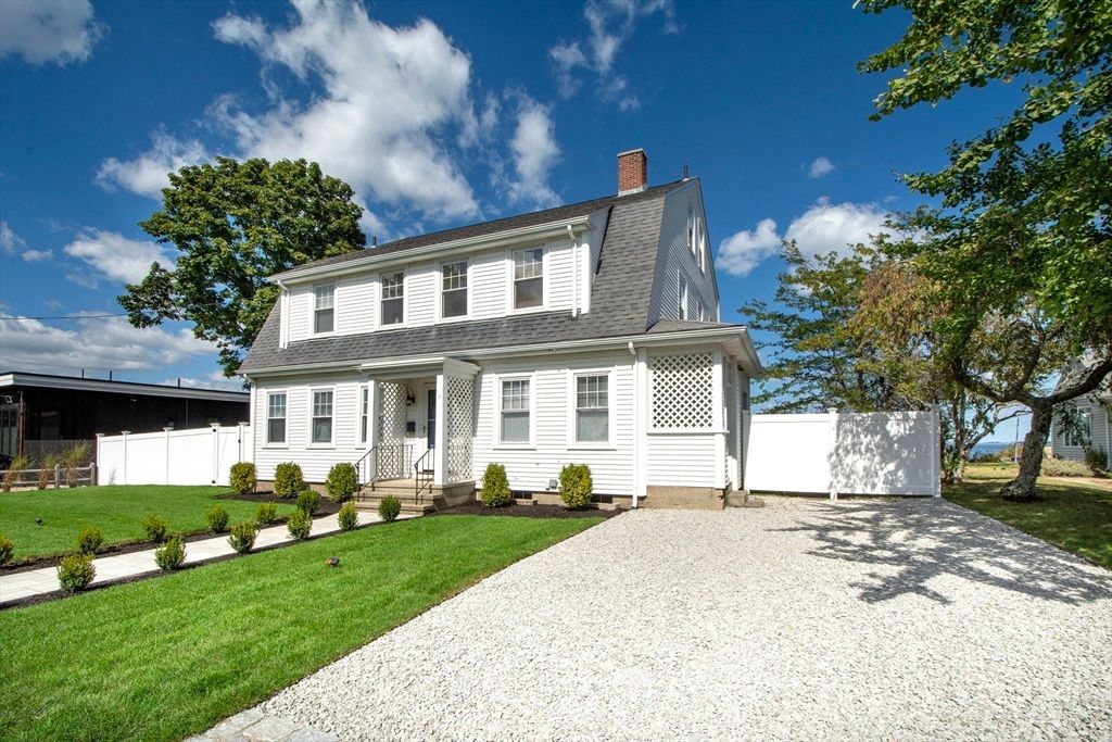 Backyard, Exterior, Facade, Cape Cod