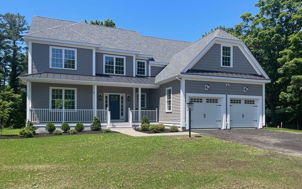 Attached, Exterior, Facade, Farmhouse