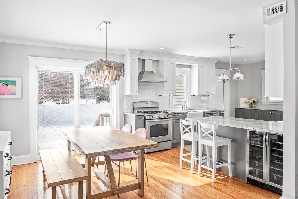 Chandelier, Dining room, Interior, Kitchen, Pendant Lights, Recessed Lighting, Stainless Steel Appliances, Wood Texture Flooring