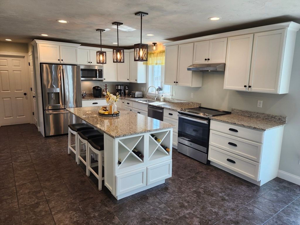 Interior, Kitchen, Pendant Lights, Recessed Lighting, Stainless Steel Appliances