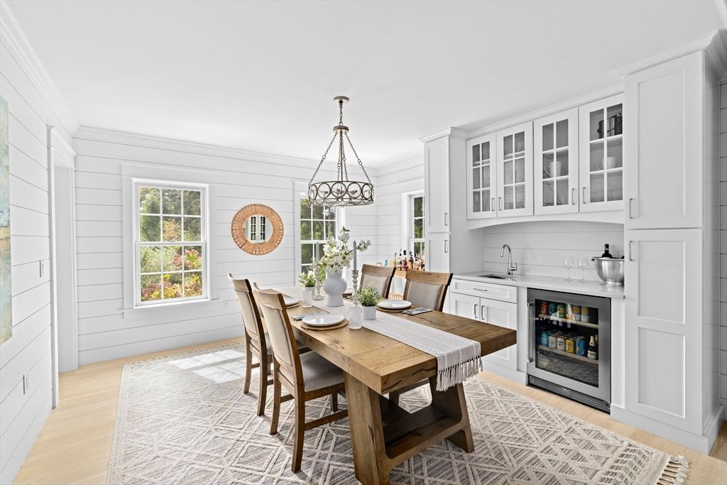 Dining room, Interior, Kitchen, Pendant Lights, Wood Texture Flooring
