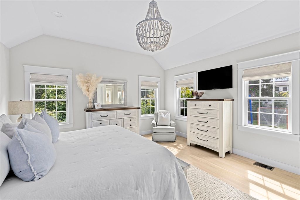 Bedroom, Interior, Pendant Lights, Recessed Lighting, Wood Texture Flooring