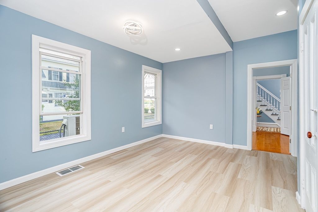 Empty room, Interior, Recessed Lighting, Wood Texture Flooring