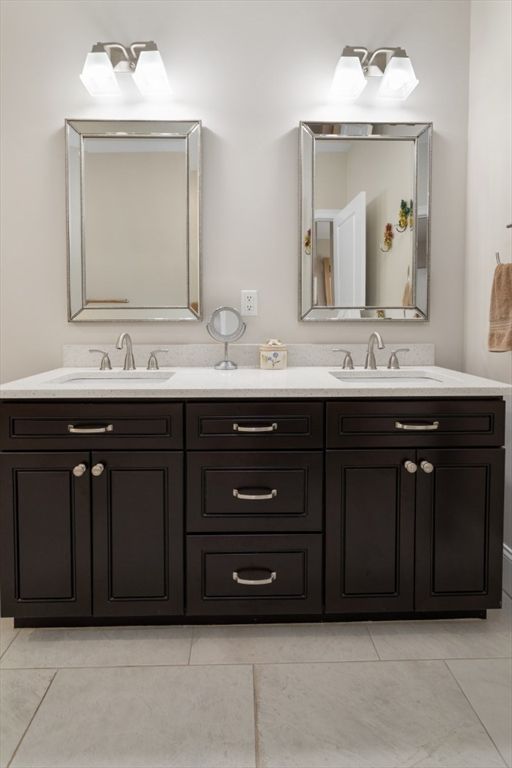 Bathroom, Dual Sink Vanities, Interior