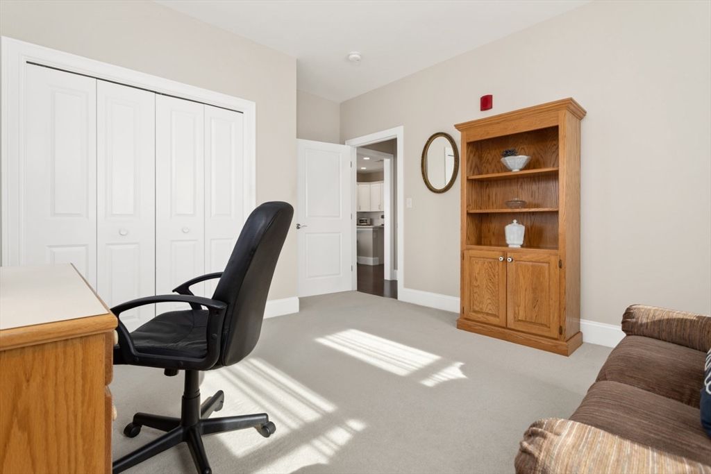 Home Office, Interior