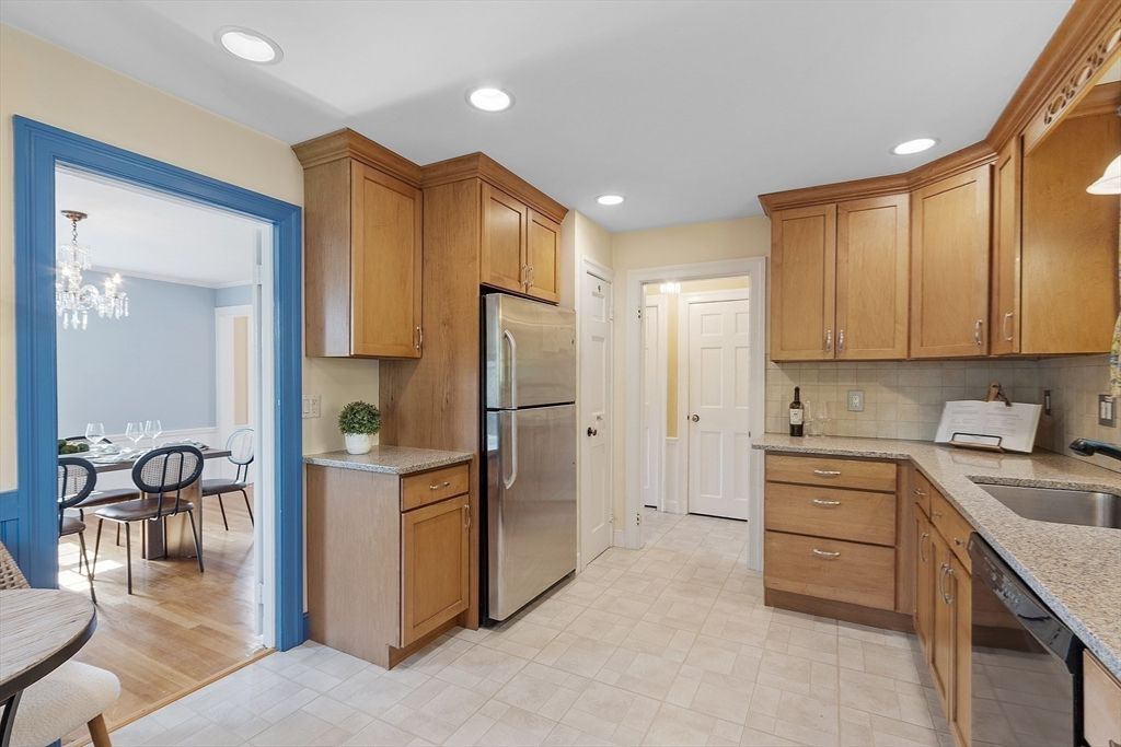 Chandelier, Dining room, Interior, Kitchen, Recessed Lighting, Wood Texture Flooring