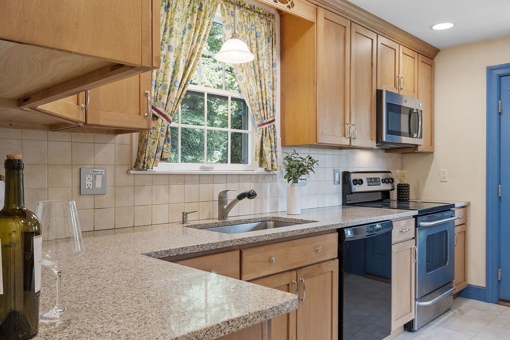 Interior, Kitchen, Pendant Lights, Recessed Lighting