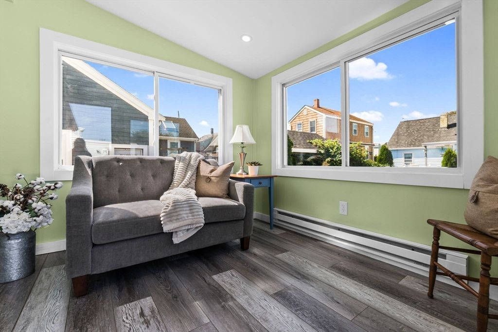 Interior, Recessed Lighting, Water, Wood Texture Flooring