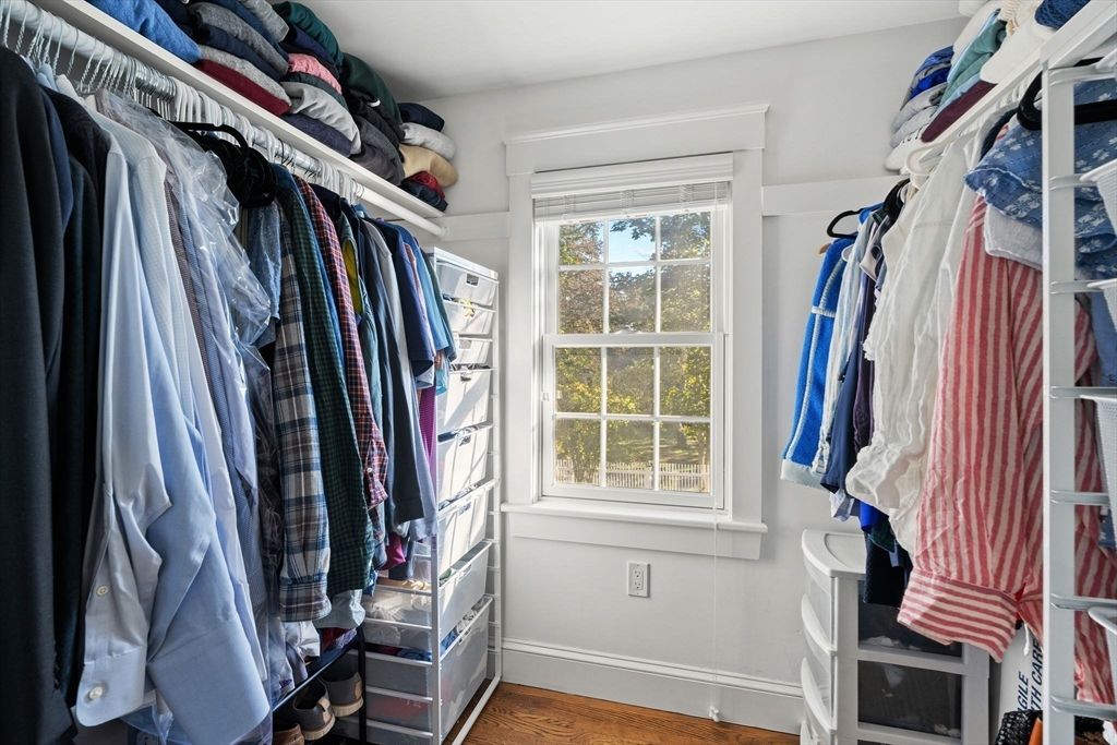 Interior, Walk-in Closets, Wood Texture Flooring