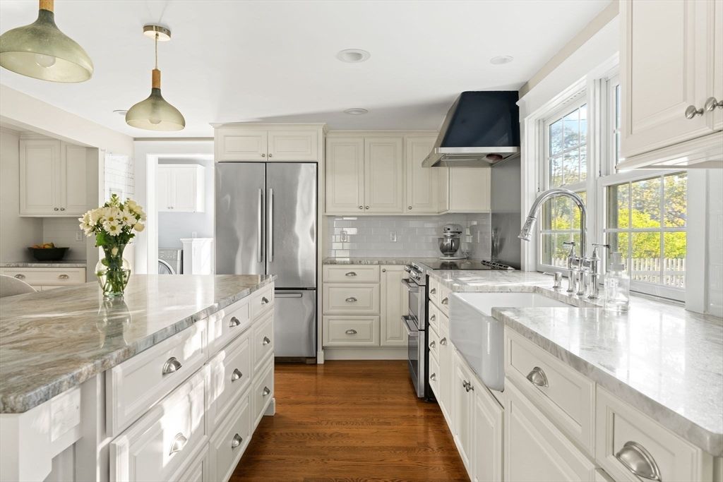 Interior, Kitchen, Pendant Lights, Recessed Lighting, Wood Texture Flooring