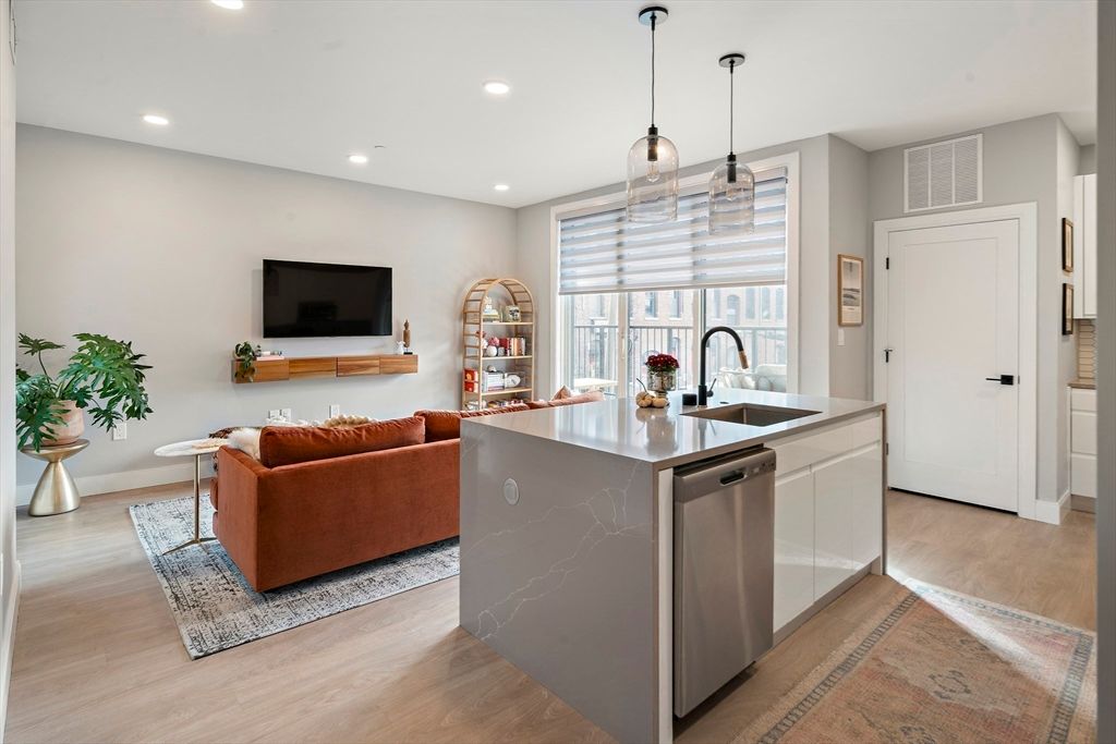 Interior, Kitchen, Living room, Pendant Lights, Recessed Lighting, Stainless Steel Appliances, Wood Texture Flooring