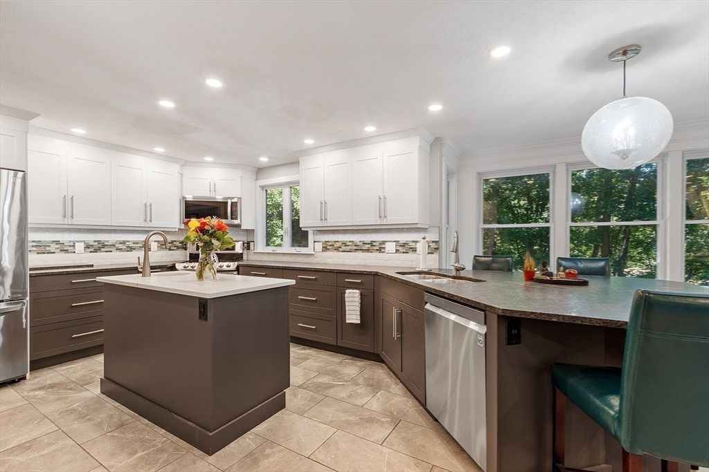 Interior, Kitchen, Pendant Lights, Recessed Lighting, Stainless Steel Appliances