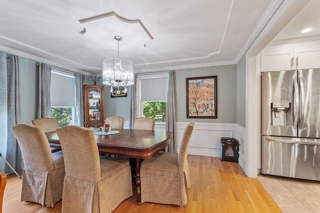 Chandelier, Dining room, Interior, Recessed Lighting, Wood Texture Flooring