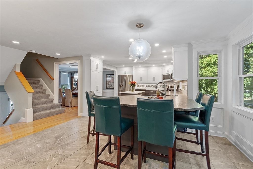 Dining room, Interior, Kitchen, Pendant Lights, Recessed Lighting, Stainless Steel Appliances