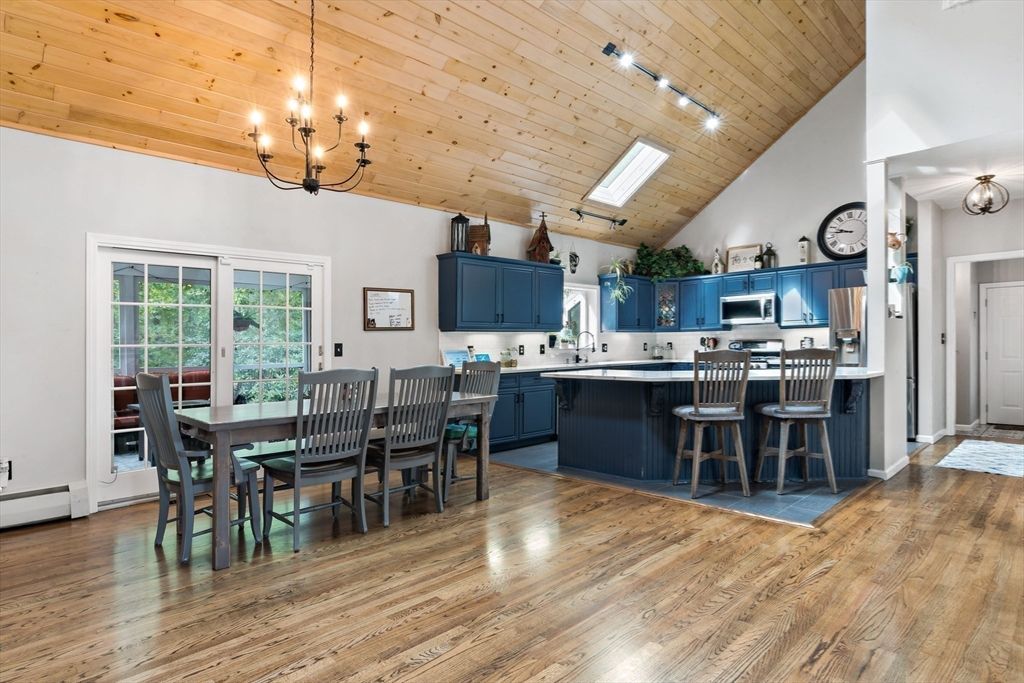 Chandelier, Dining room, Interior, Kitchen, Pendant Lights, Wooden Ceilings, Wood Texture Flooring