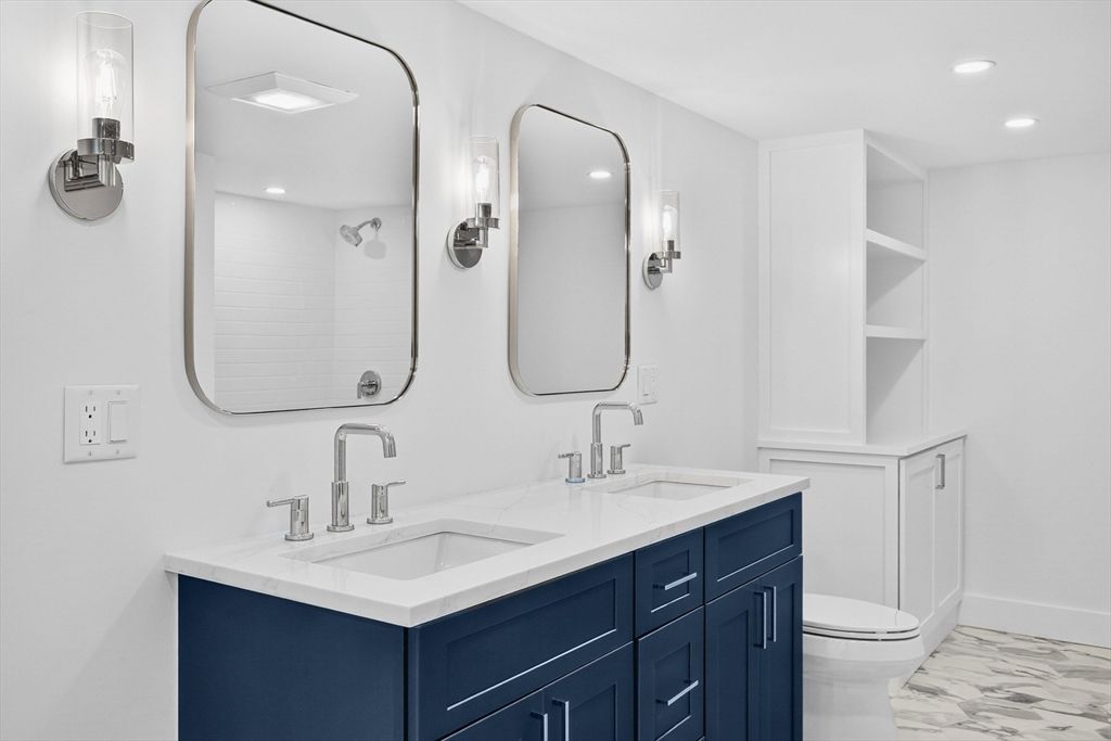 Bathroom, Dual Sink Vanities, Interior, Marble, Recessed Lighting