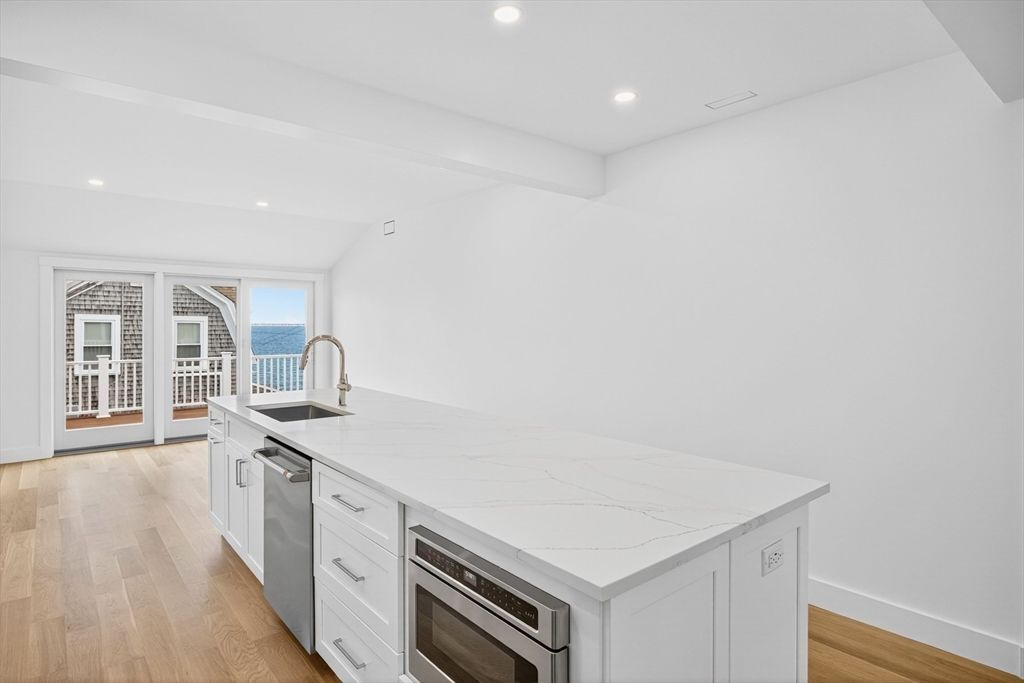 Interior, Kitchen, Recessed Lighting, Water, Wood Texture Flooring