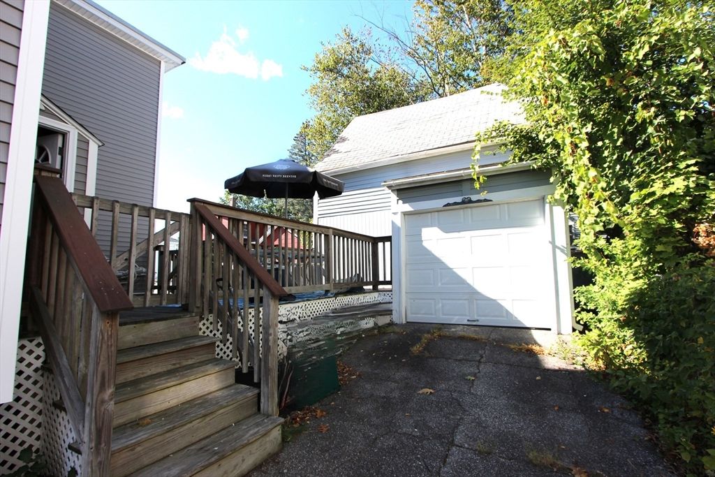 Detached Garage, Exterior