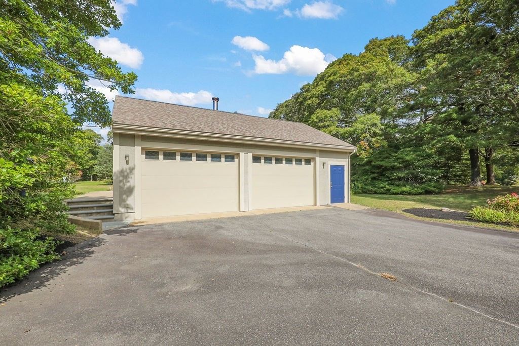 Detached Garage, Exterior
