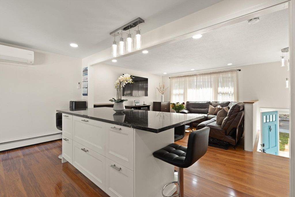 Dining room, Interior, Living room, Recessed Lighting, Wood Texture Flooring