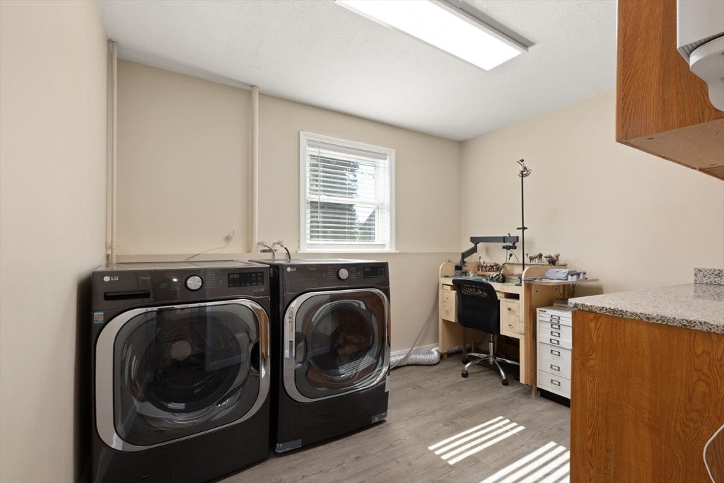 Home Office, Interior, Washer, Wood Texture Flooring