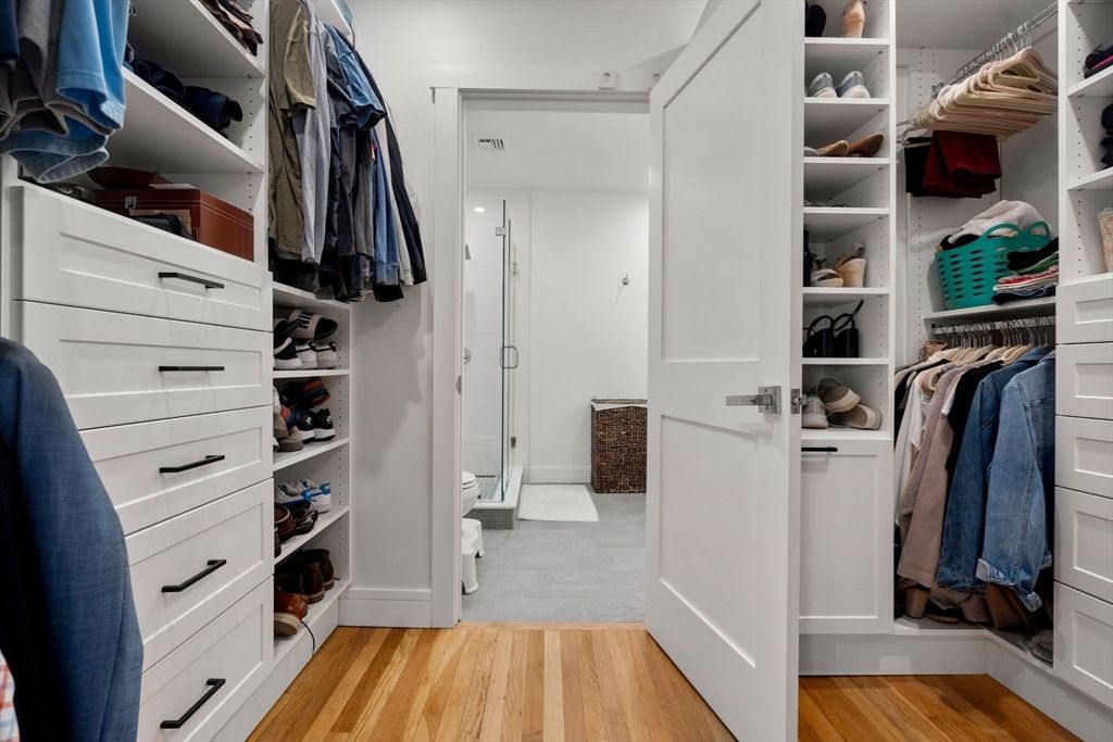 Interior, Walk-in Closets, Wood Texture Flooring