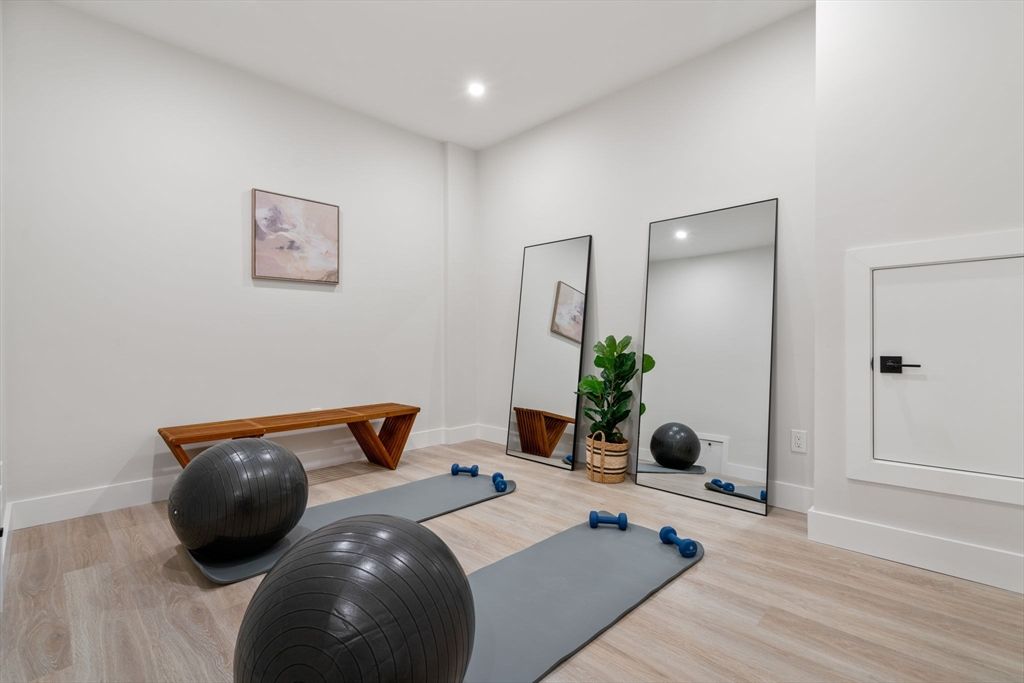Interior, Recessed Lighting, Wood Texture Flooring