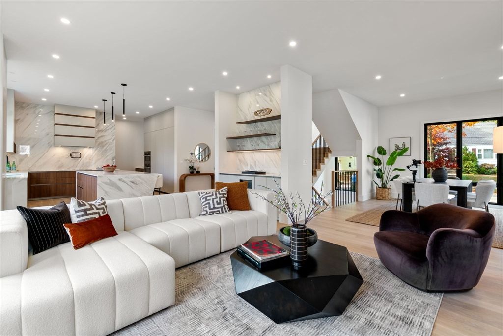 Dining room, Interior, Kitchen, Living room, Marble Walls, Pendant Lights, Recessed Lighting, Wood Texture Flooring