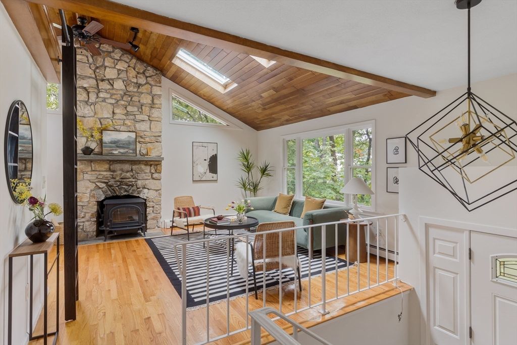 Dining room, Fireplace, Interior, Living room, Stone Walls, Wooden Beams, Wooden Ceilings, Wood Texture Flooring