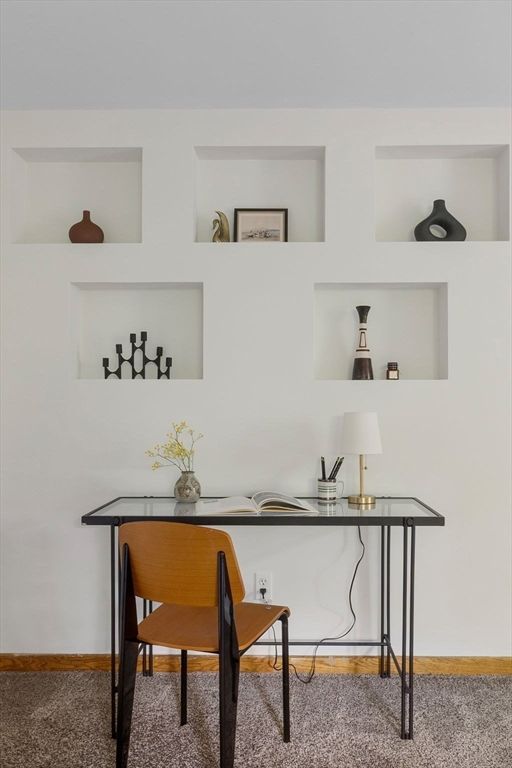 Home Office, Interior