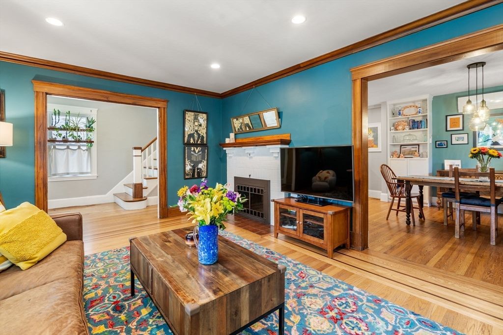 Dining room, Fireplace, Interior, Pendant Lights, Recessed Lighting, Wood Texture Flooring