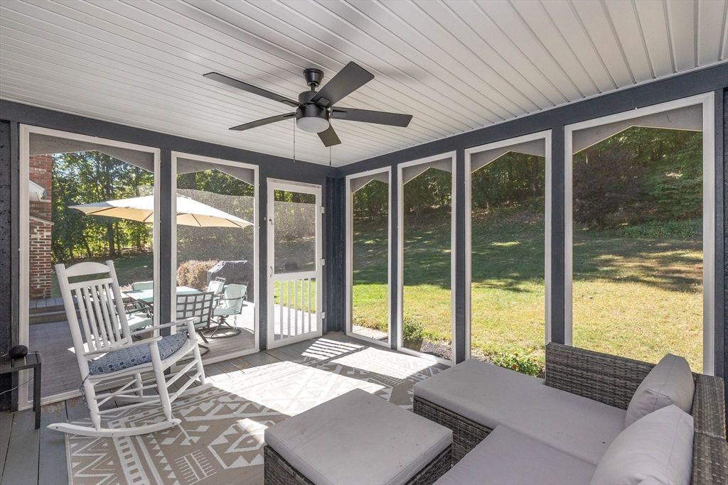Interior, Sun Room, Wood Texture Flooring