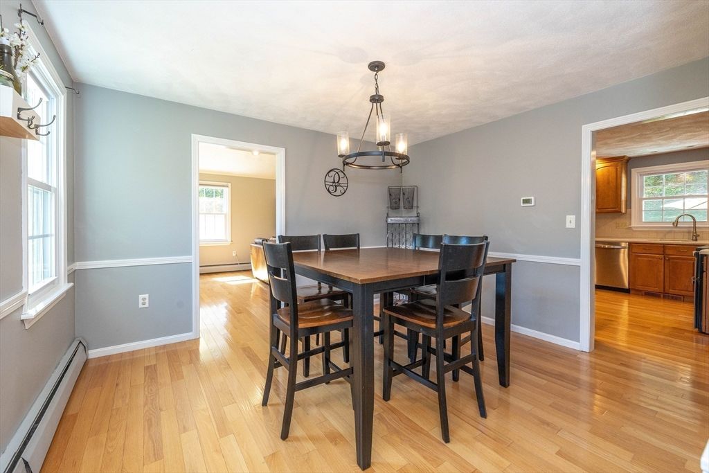Dining room, Interior, Kitchen, Pendant Lights, Wood Texture Flooring