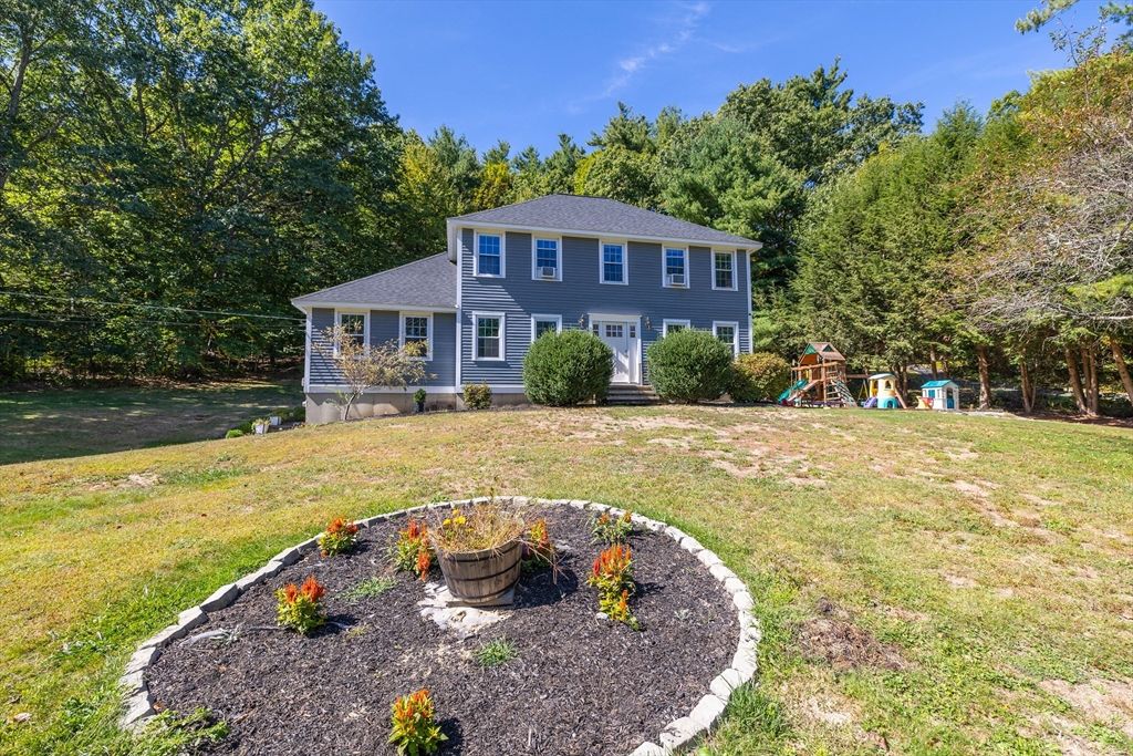 Backyard, Exterior, Playground