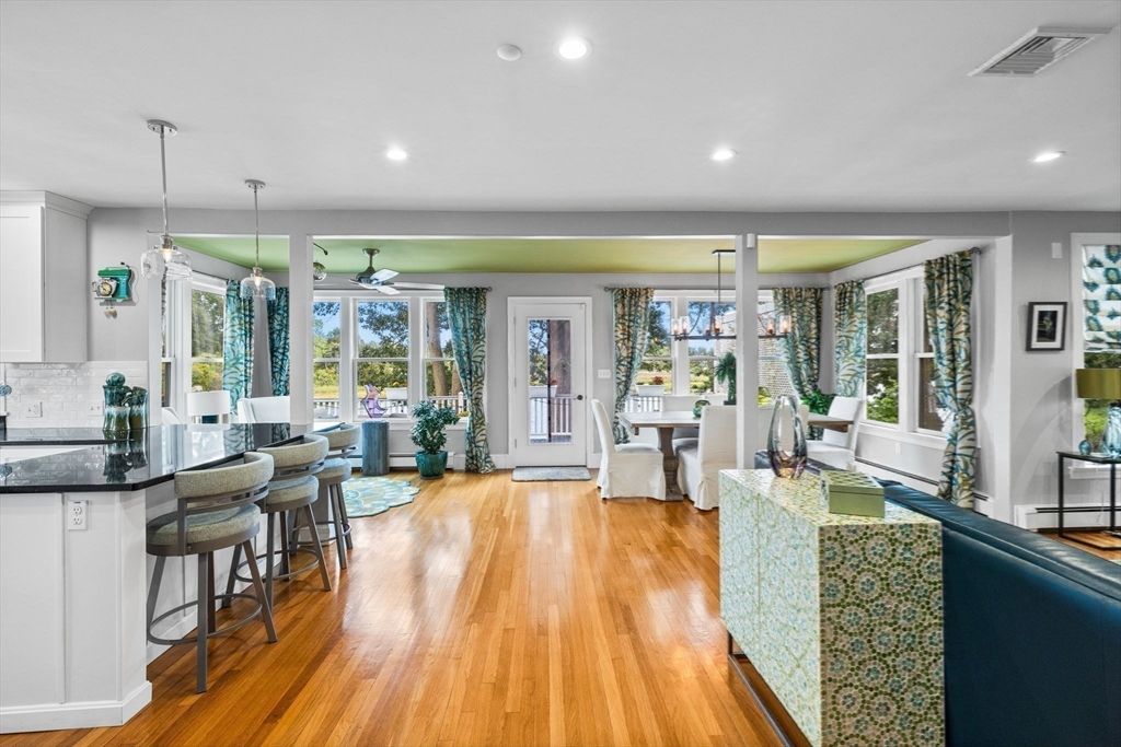 Dining room, Interior, Pendant Lights, Recessed Lighting, Wood Texture Flooring