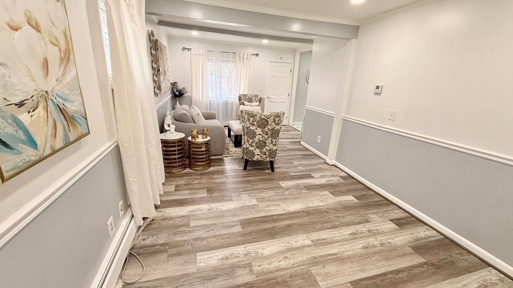 Interior, Recessed Lighting, Wood Texture Flooring