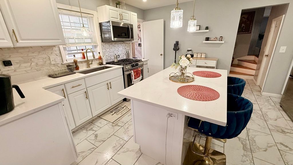 Interior, Kitchen, Marble, Pendant Lights, Recessed Lighting