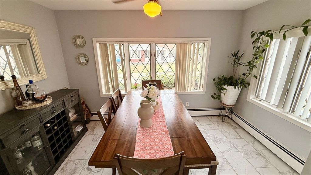 Dining room, Interior, Marble